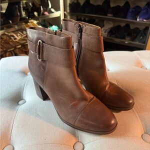 Khork’s Brown Ankle Boots 9M